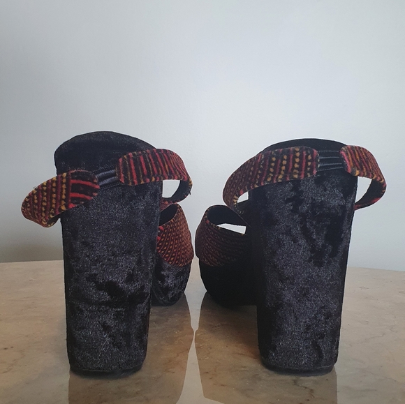 Gossip Black and Red Heels - Picture 5 of 5